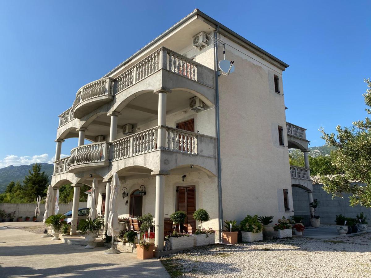 Villa Punta โรวานิสกา ภายนอก รูปภาพ
